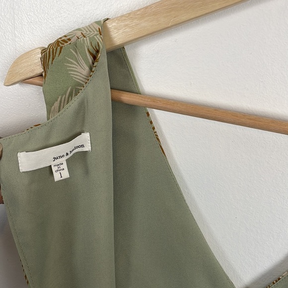 June & Hudson sleeveless V neck tree branch leave sage green tie belt jumpsuit 1 - Picture 10 of 10